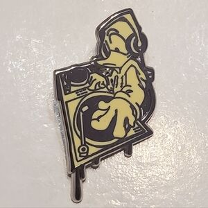 Disney Pin Trading DJ Donald Duck Hipster Themed D-Tour Headphones Pin